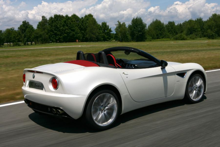 Alfa Romeo 8C Spider 2008 года  (фото 18 из 46)